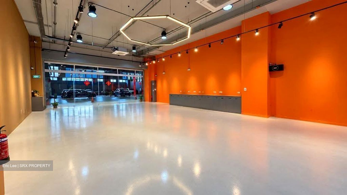Carros Centre (D25), Factory #632985741